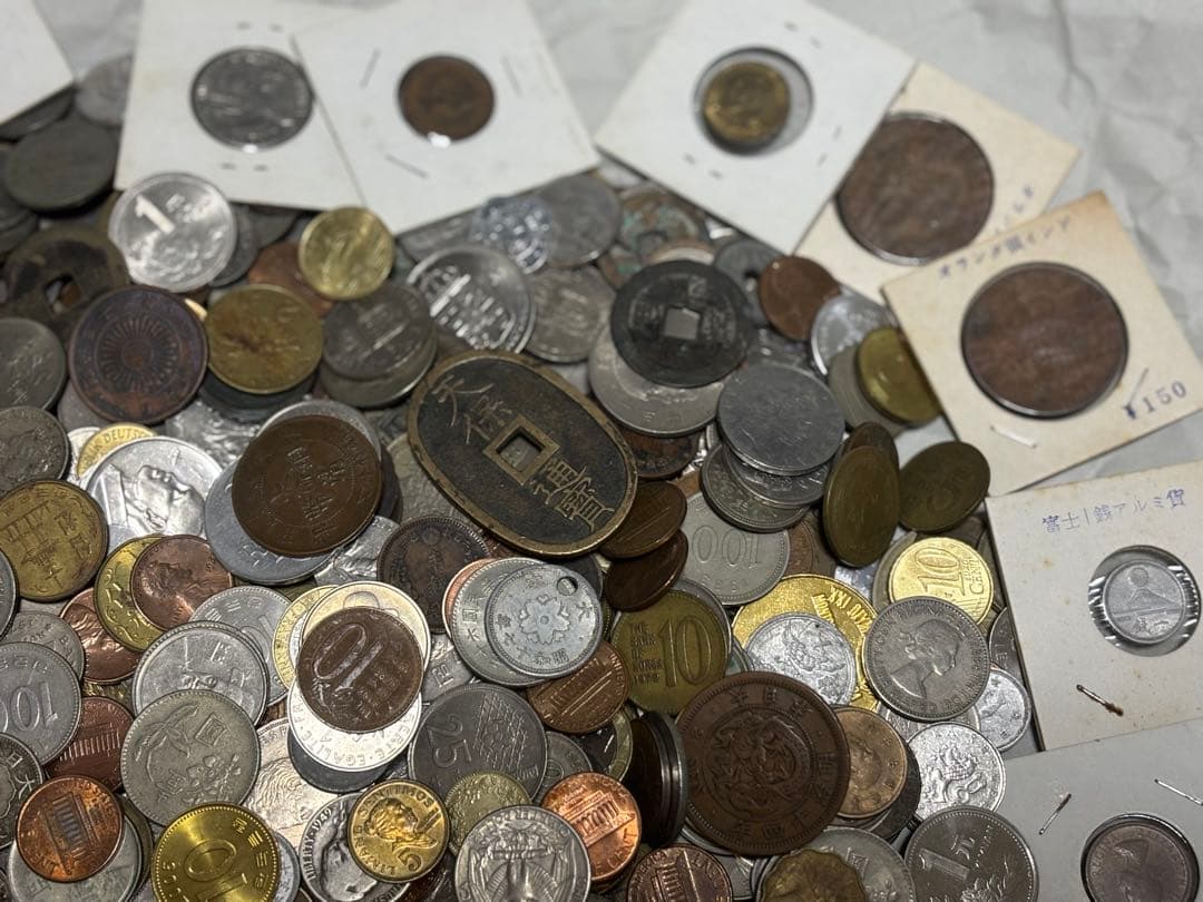 ミ*モ様 古銭　外国　メダル　記念硬貨　穴銭　まとめて　約4.7キロ