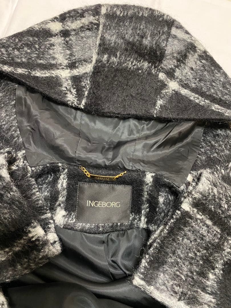インゲボルグ　フードコート　ベルト付き　黒系　フリーサイズ