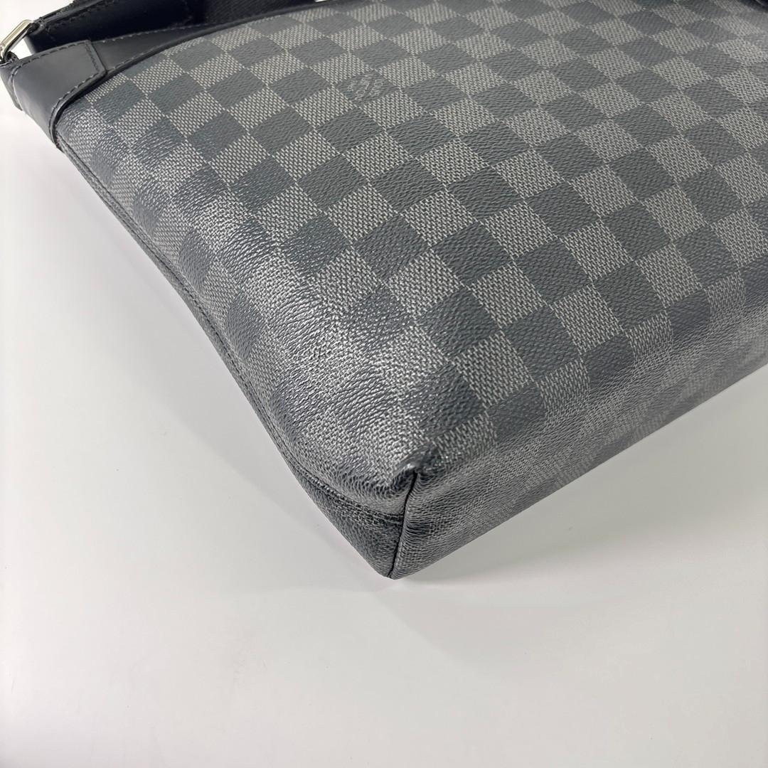 超極美品 ルイヴィトン ダミエグラフィット ショルダーバッグ ミックPM メンズ