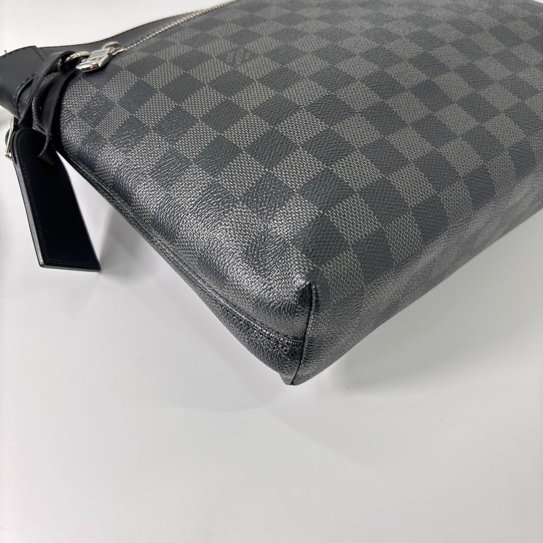 超極美品 ルイヴィトン ダミエグラフィット ショルダーバッグ ミックPM メンズ