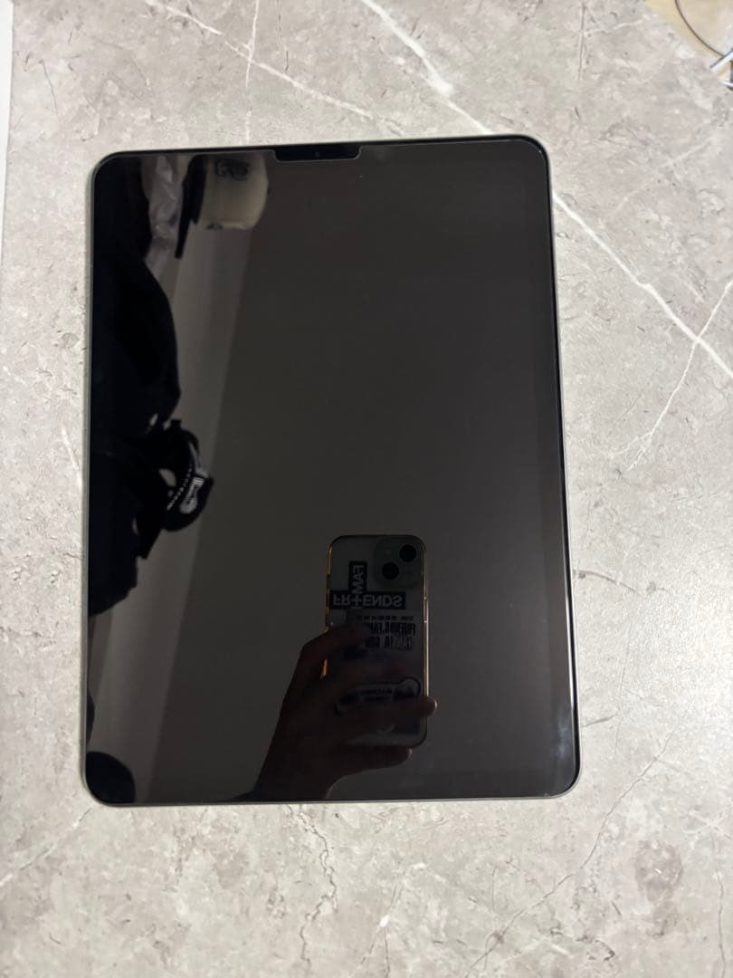 iPad Air (第5世代) 64GBスペースグレー 本体 即購入可!!