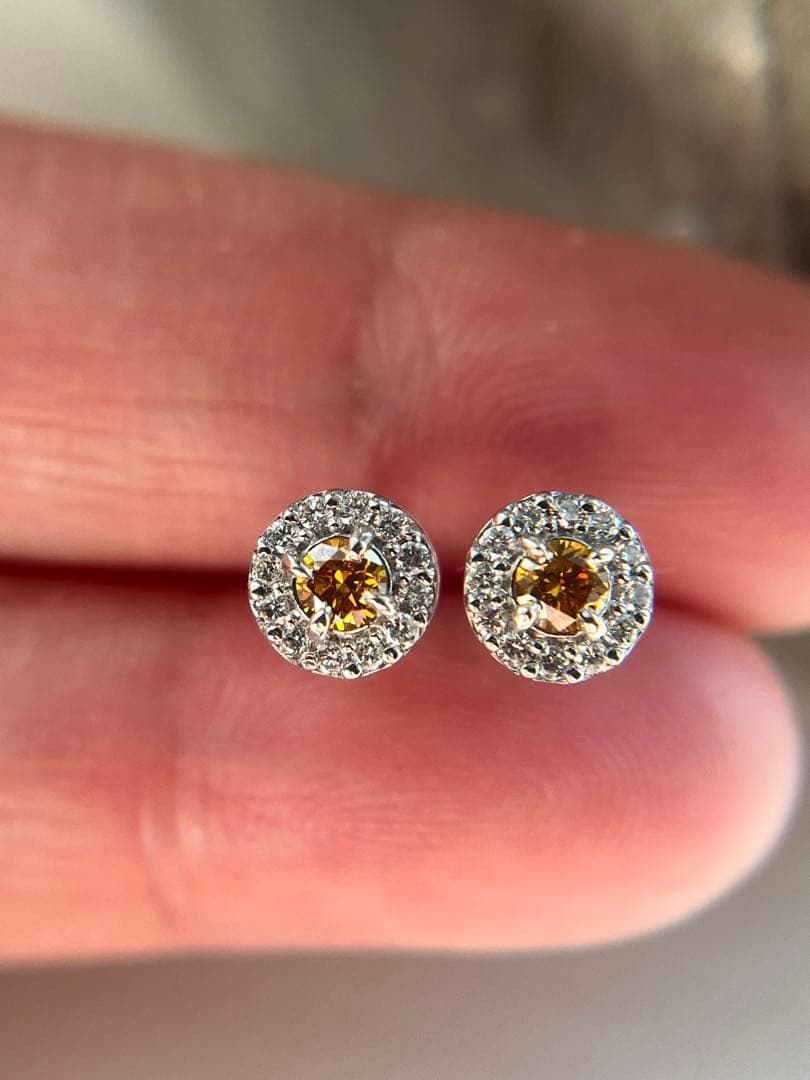 新品pt900イエローダイヤモンド0.18ctピアス