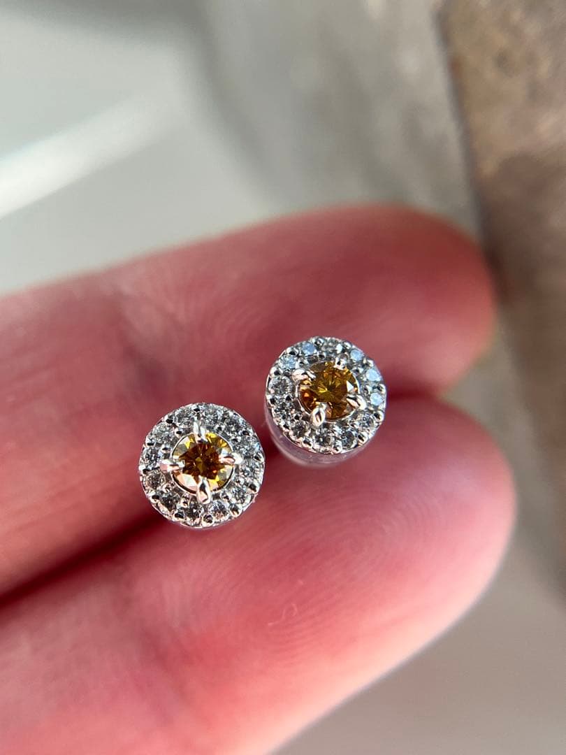 新品pt900イエローダイヤモンド0.18ctピアス