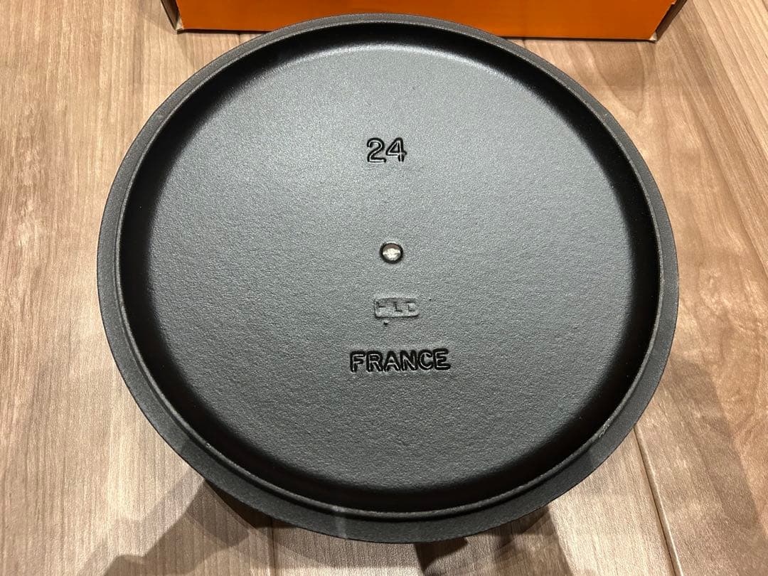 【新品・未使用】LE CREUSET® 24cm COCOTTE RONDE 黒
