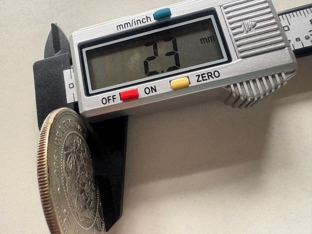 【本物保証】　大型　一圓銀貨　丸銀左打　明治15年銘