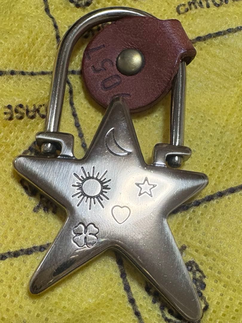 Felisi 星型キーホルダー