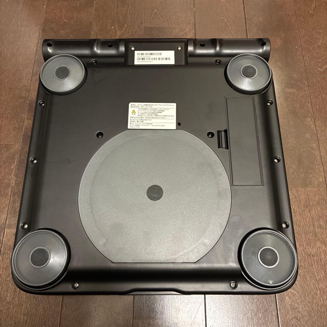 OMRON 体組成計 HBF-702T