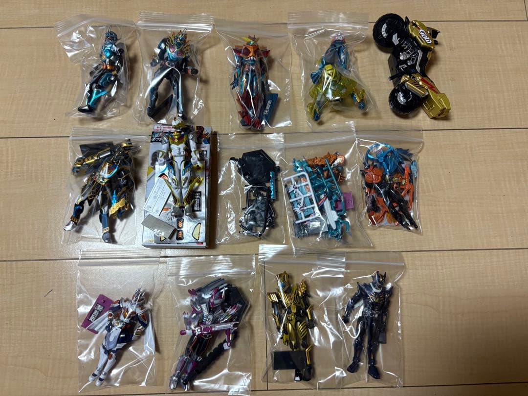 【ジャンク品扱い】装動& SO-DO CHRONICLE 約60体まとめ売り