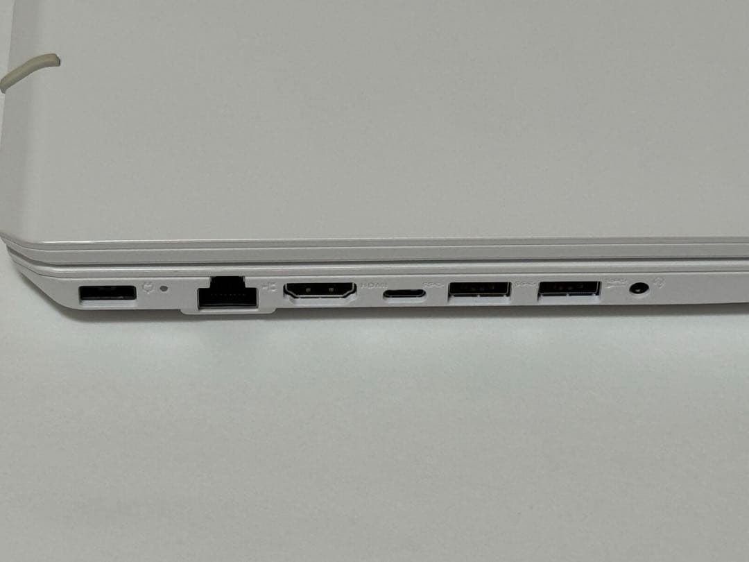 LAVIE N15 PC-N1575EAW パールホワイト