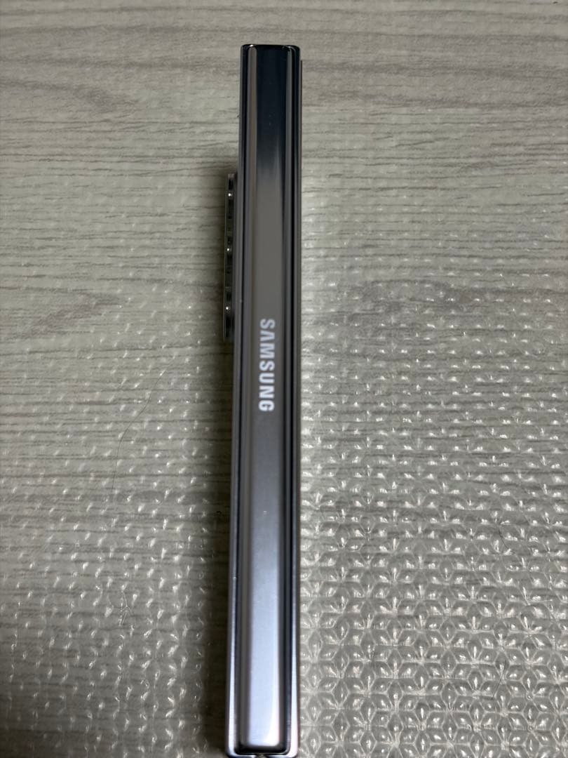 Samsung Galaxy z hold5 アイシブルーau国内版SIMフリー