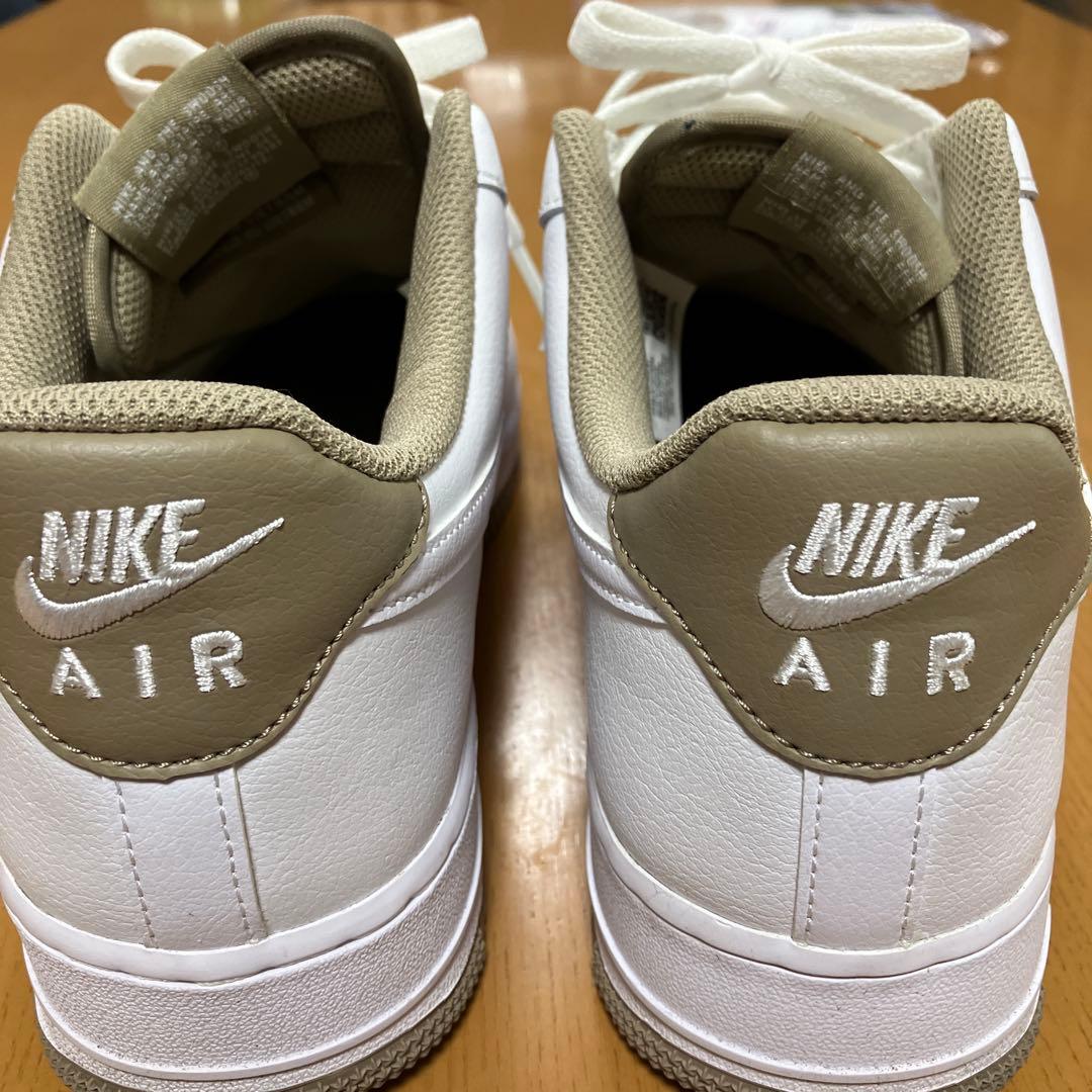 Nike Air Force 1 ホワイト/カーキ　箱付き