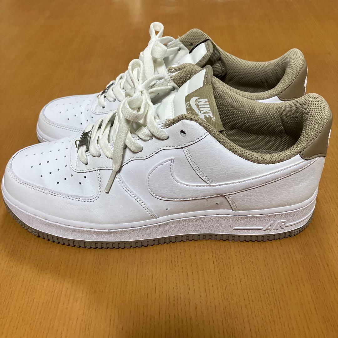 Nike Air Force 1 ホワイト/カーキ　箱付き