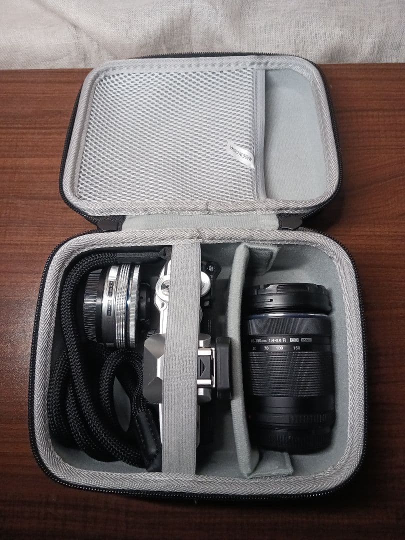 OLYMPUS OM-D E-M10 Mark Ⅲ E2　ダブルズームキット