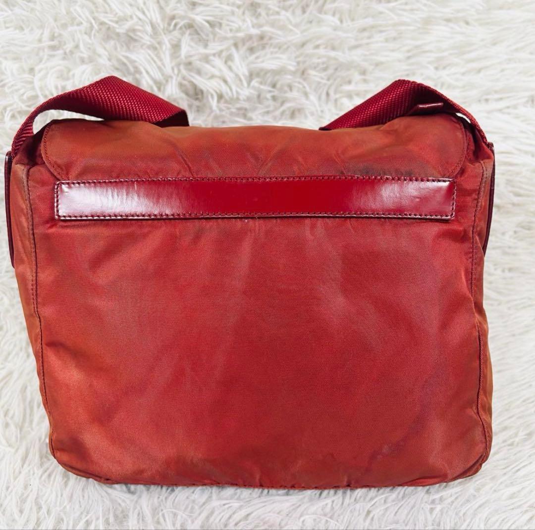 良品　PRADA　プラダ　ショルダーバッグ　ワンショルダーバッグ　赤　男女兼用