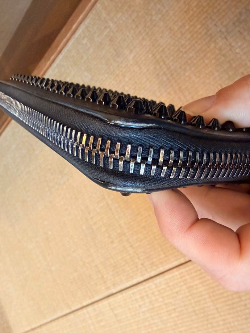 クリスチャンルブタン　長財布　中古