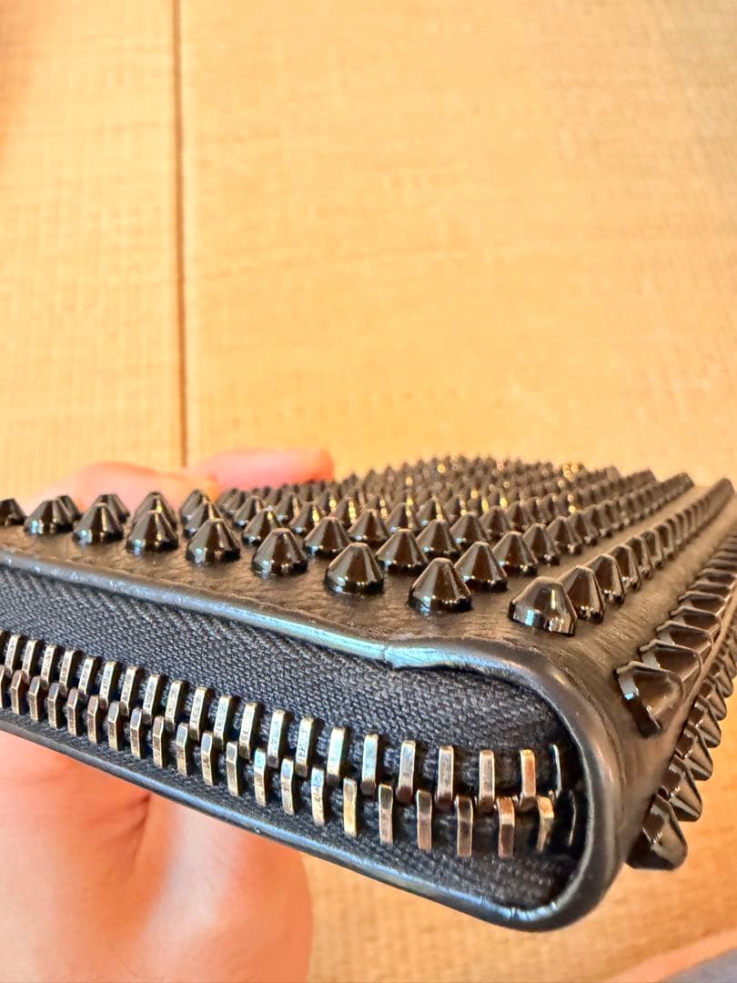 クリスチャンルブタン　長財布　中古