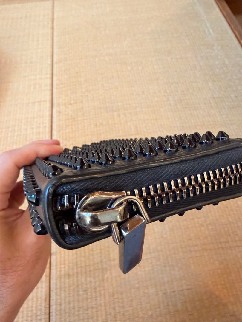 クリスチャンルブタン　長財布　中古