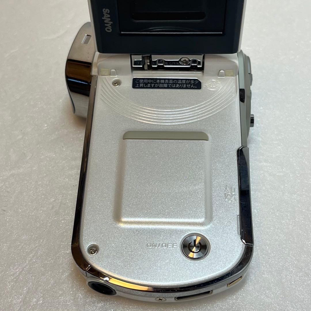 ☆極美品☆SANYOデジタルムービーカメラXacti DMX-CG100ホワイト