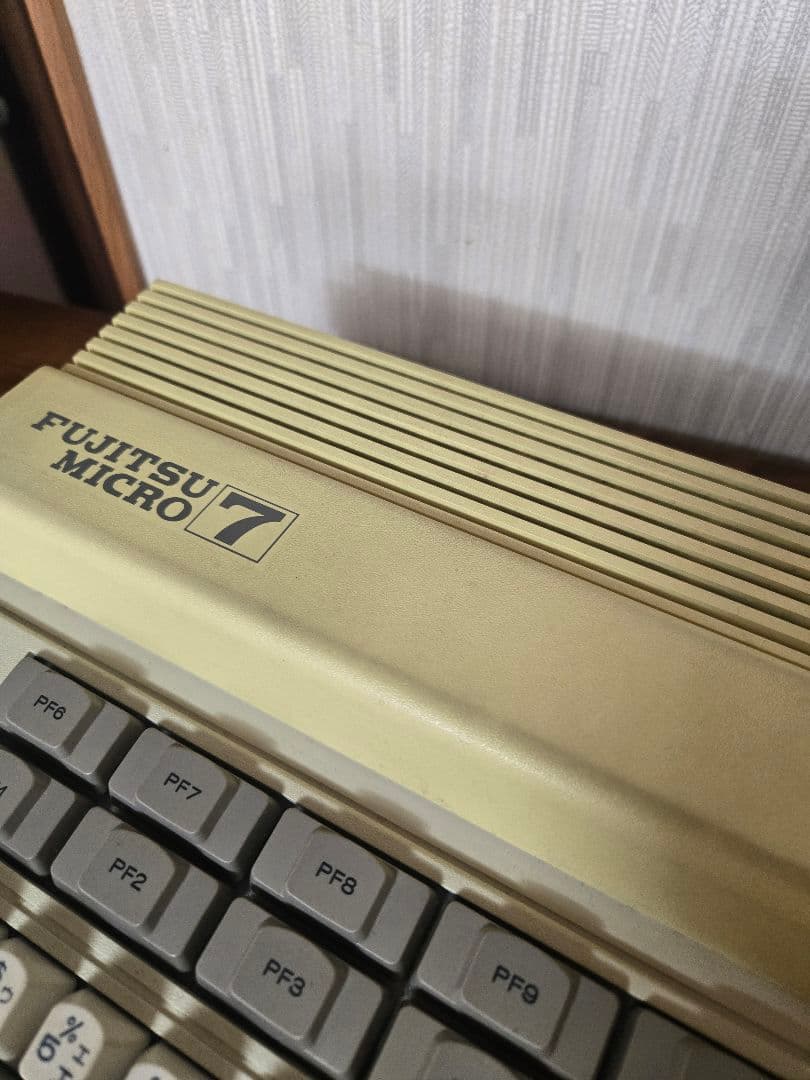 富士通 FM-7 FM-NEW7 MB25015 キーボード MICRO7
