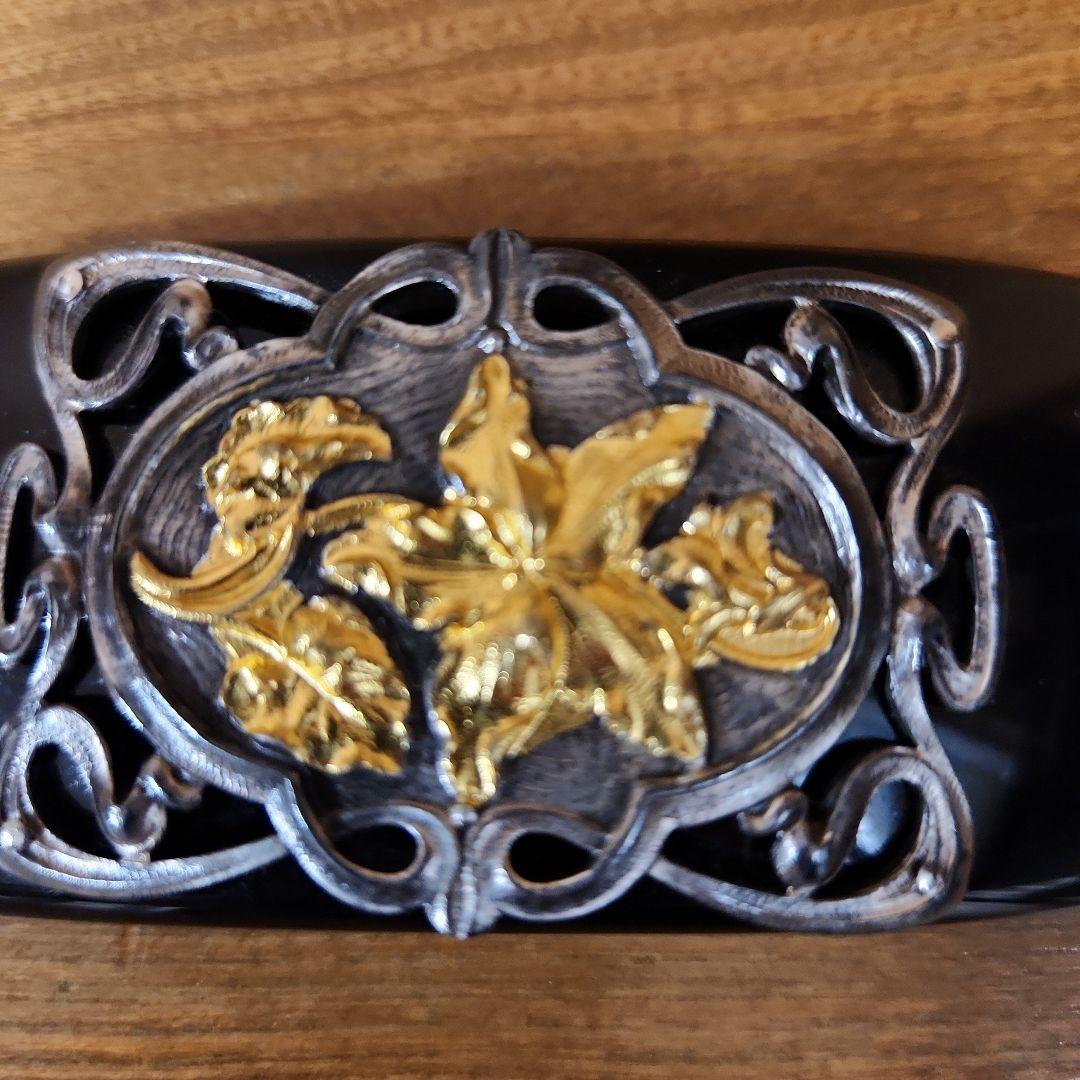 miiko ginta ⑬⑭⑲ 猫 レースメタル花柄 カサブランカっぽい花