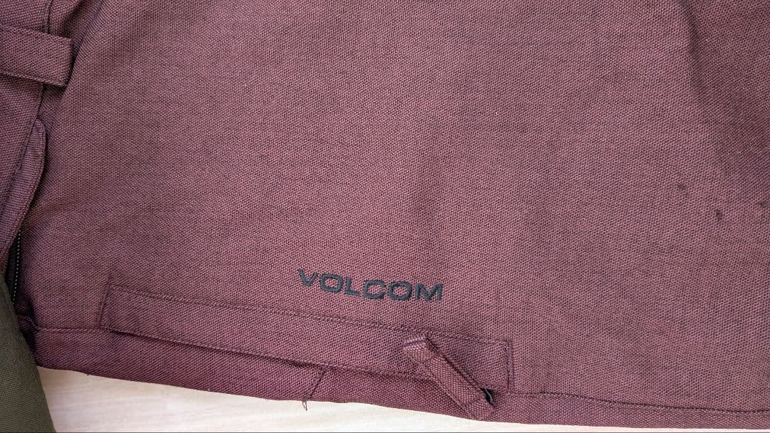 VOLCOM　スノーボードウェア　ジャケット＆パンツセット