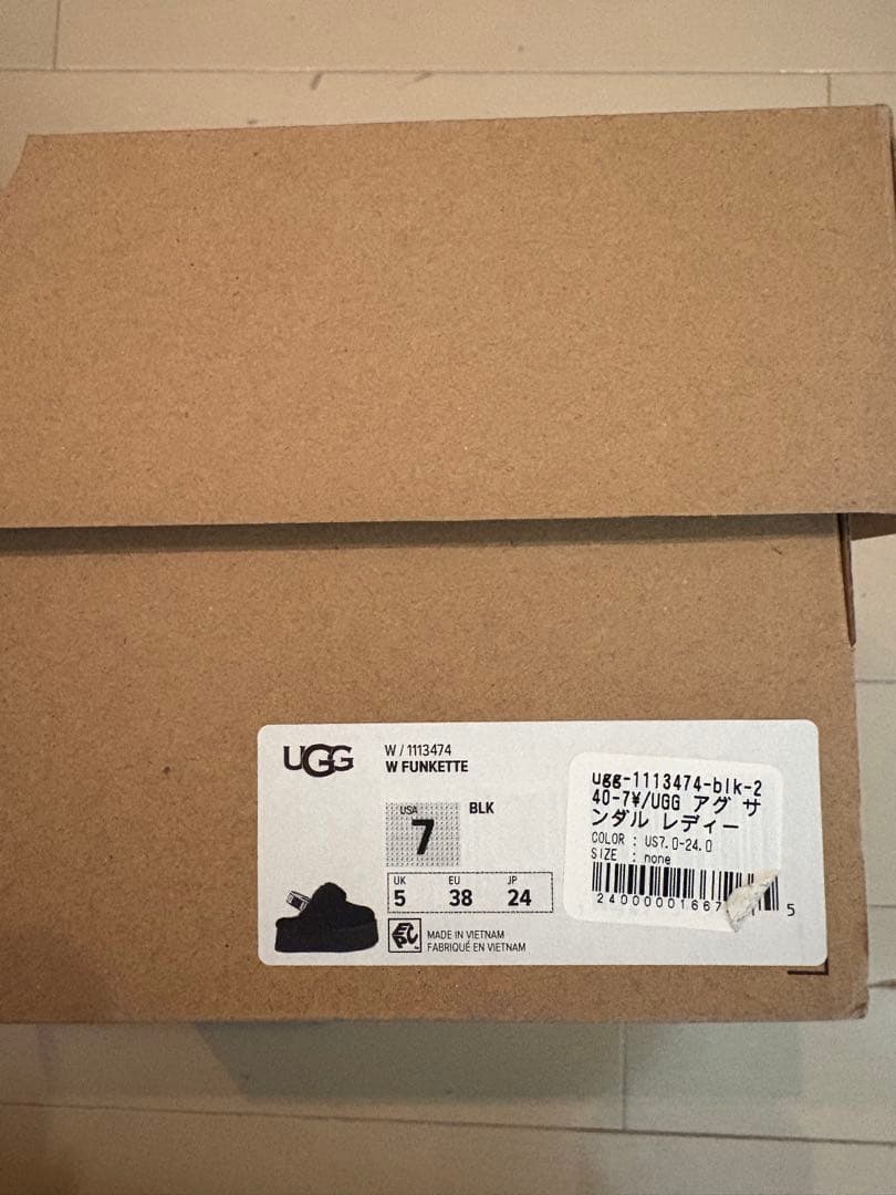 UGG 黒 プラットフォームサンダル　サイズ7