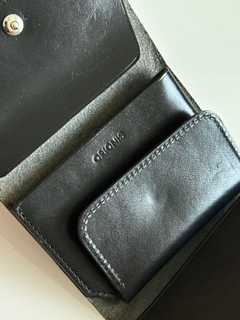 ORIONIS ブラックミニ財布(Compact Trifold Wallet)