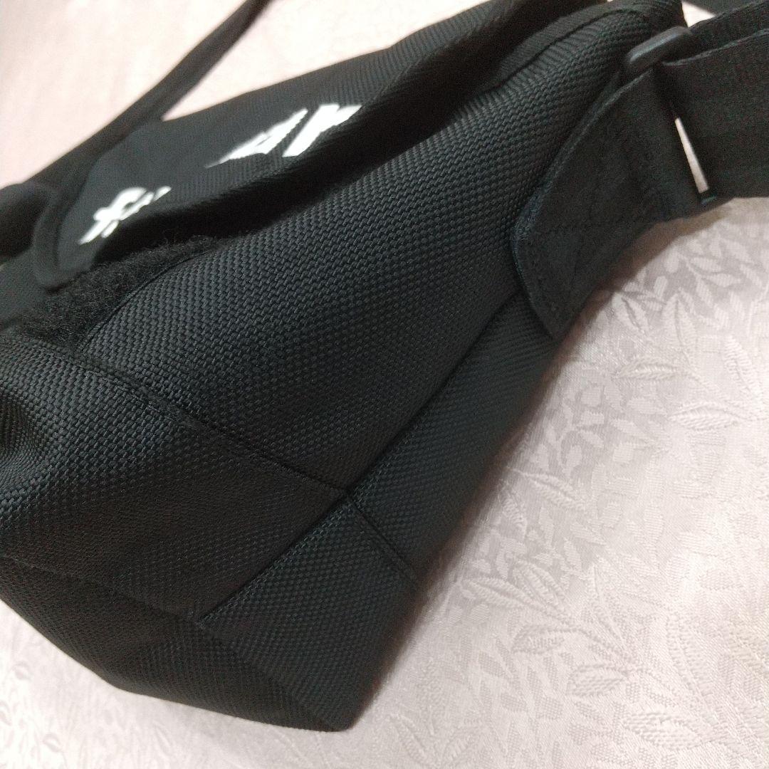 週末限定価格、ファミリア × NEW ERA コラボ ショルダーバッグ