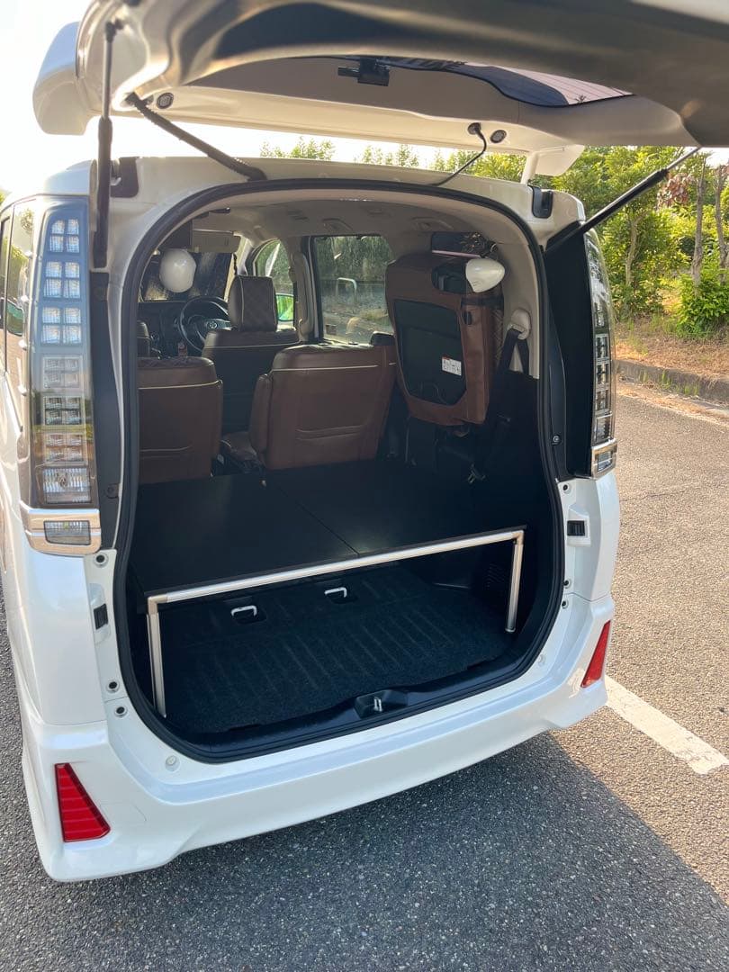 ８０ヴォクシー ノア　エスクァイア　ベッドキット　収納キット　カーボンシート巻