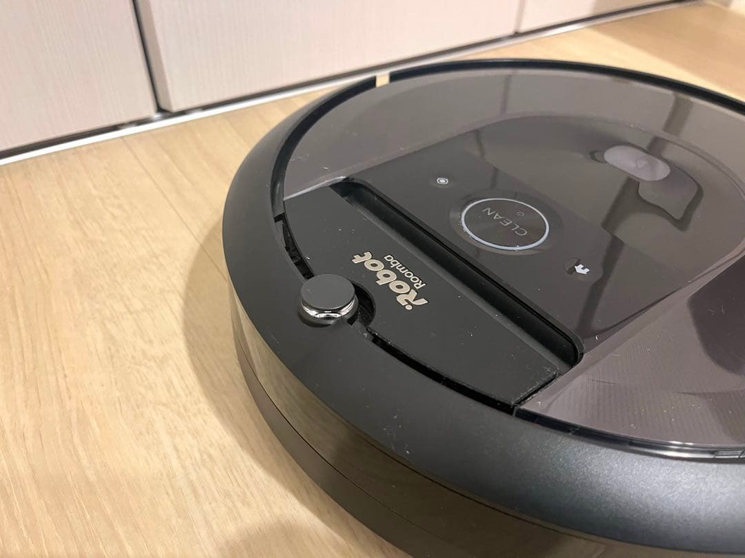 【美品】iRobot Roomba i7+ 自動ゴミ収集機能付き i755060