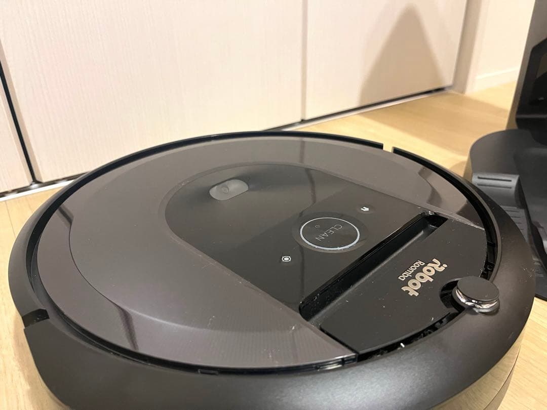 【美品】iRobot Roomba i7+ 自動ゴミ収集機能付き i755060