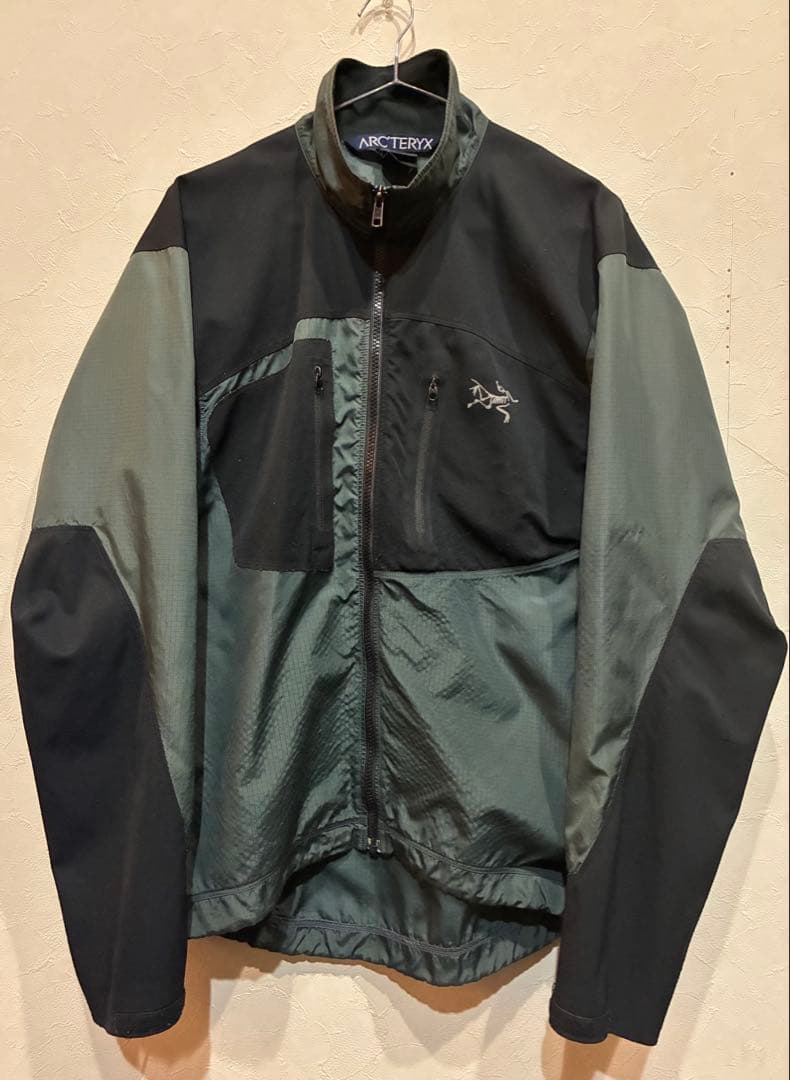 ARC’TERYX TAU Light Jacket