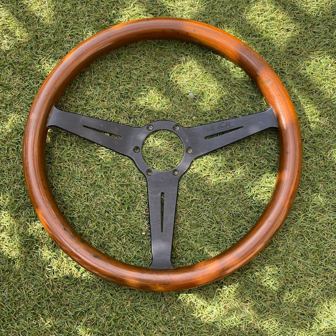 ナルディ？ 3本スポーク ステアリングホイール