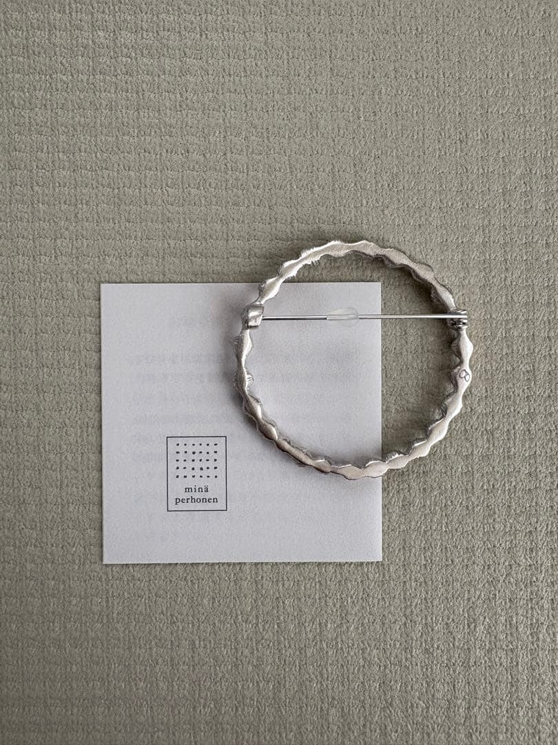 mina perhonen ミナペルホネン　タンバリン　ブローチ　シルバー