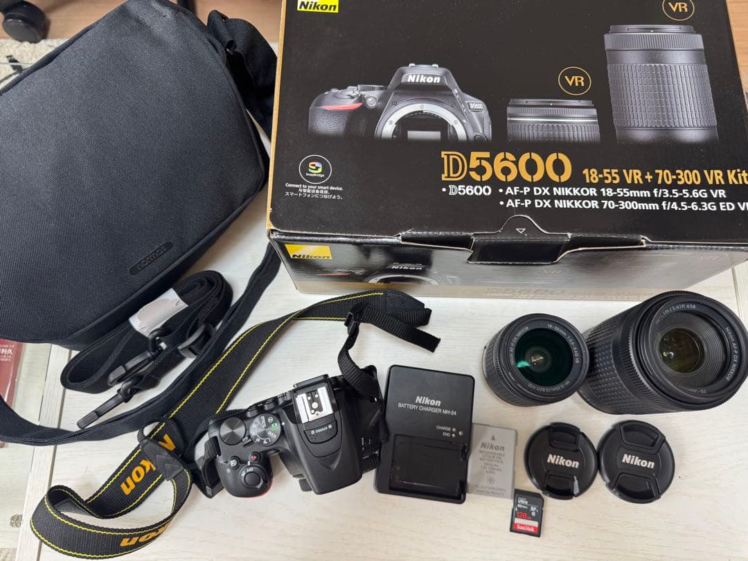 【ショット数990枚】Nikon ニコン D5600 ダブルズームキット