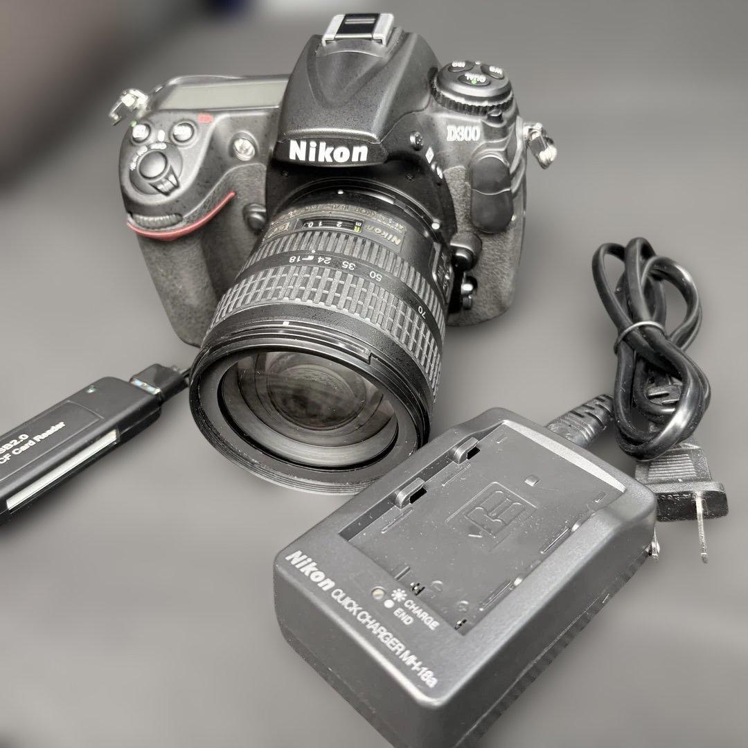Niko Ｄ３００　デジタル一眼レフ　ズームレンズ、充電器、SDセット