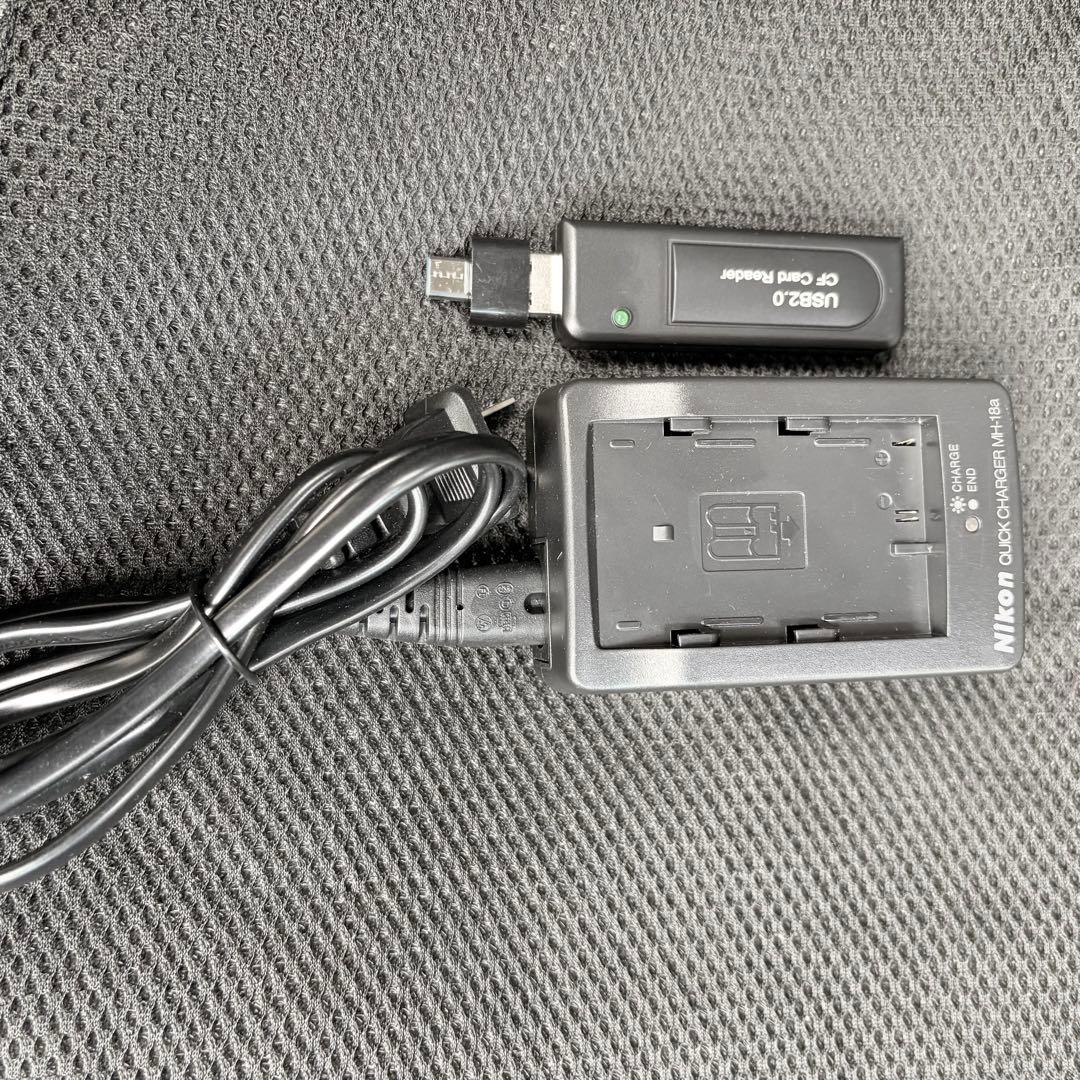 NikonＤ３００デジタル一眼　ズームレンズ、充電器、SDセット