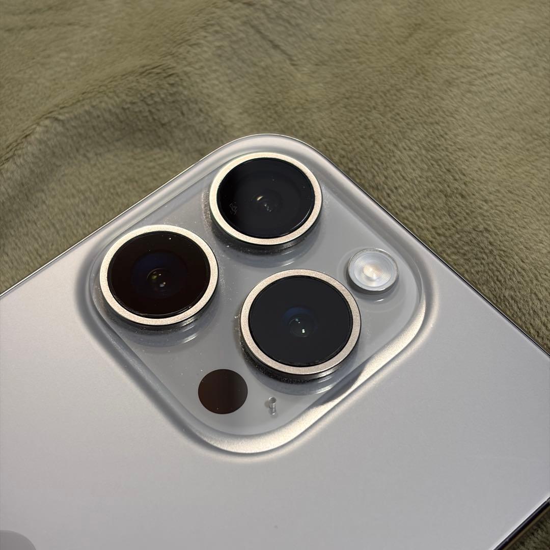 海外版音無 iPhone 15Pro 256GB ナチュラルチタニウム