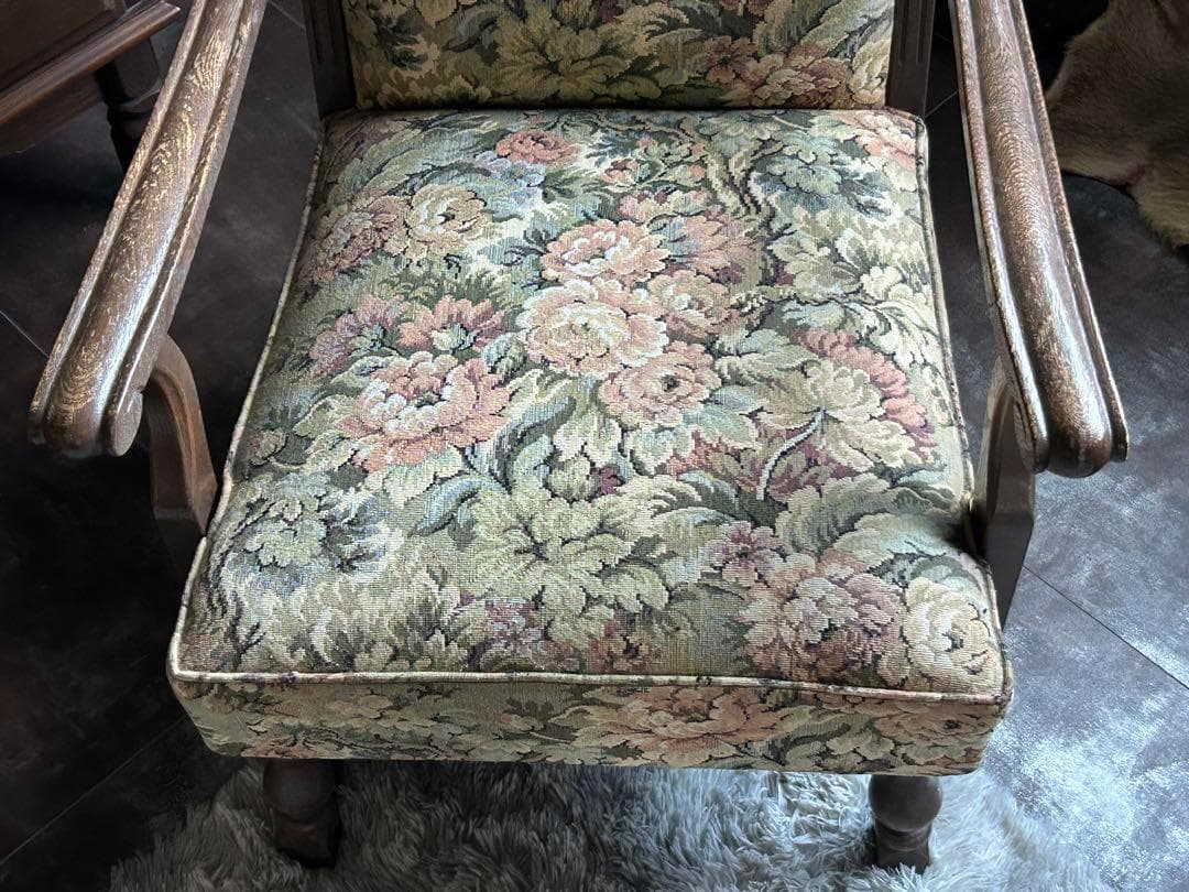 ヴィンテージ　アンティーク　アームチェア　ろくろ調　ソファ　ゴブラン模様