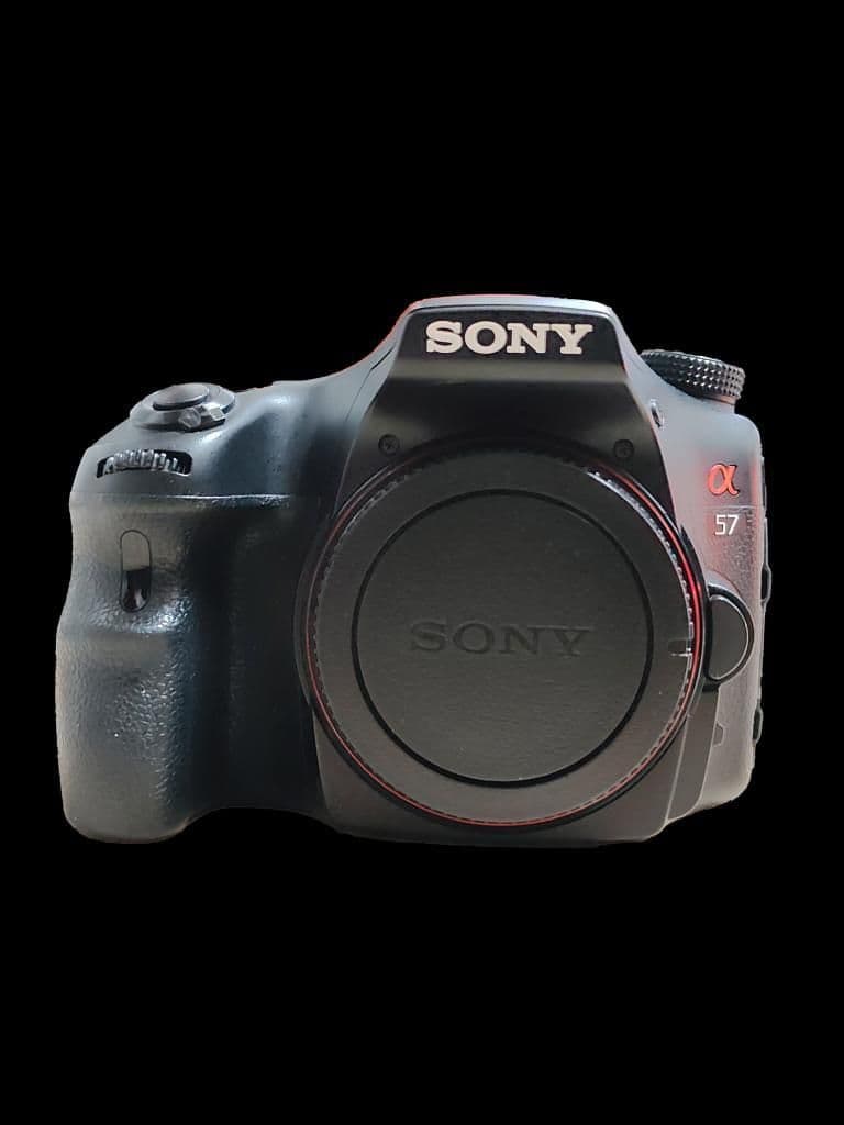 美品SONYα57ダブルズームレンズキット