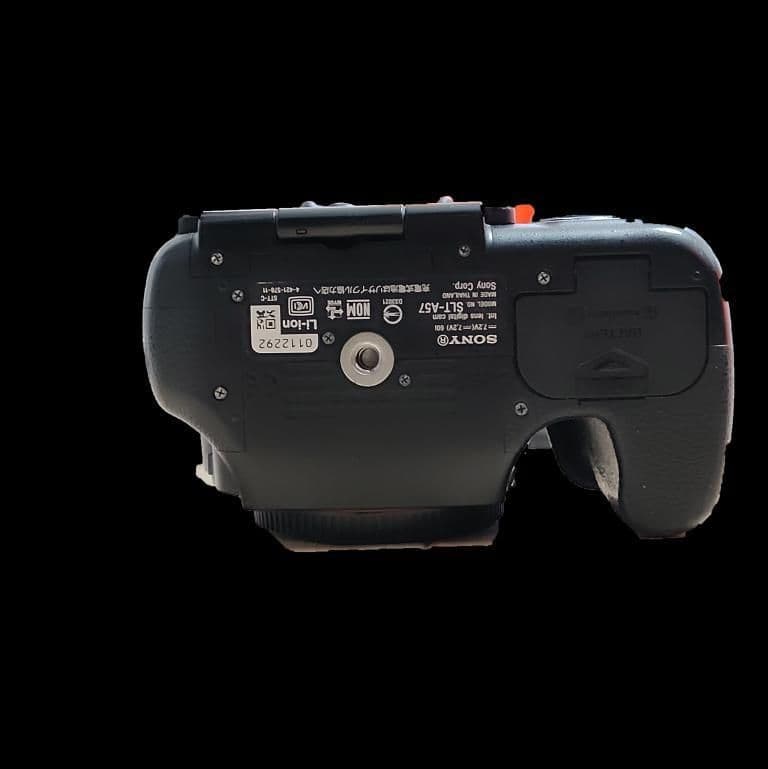 美品SONYα57ダブルズームレンズキット