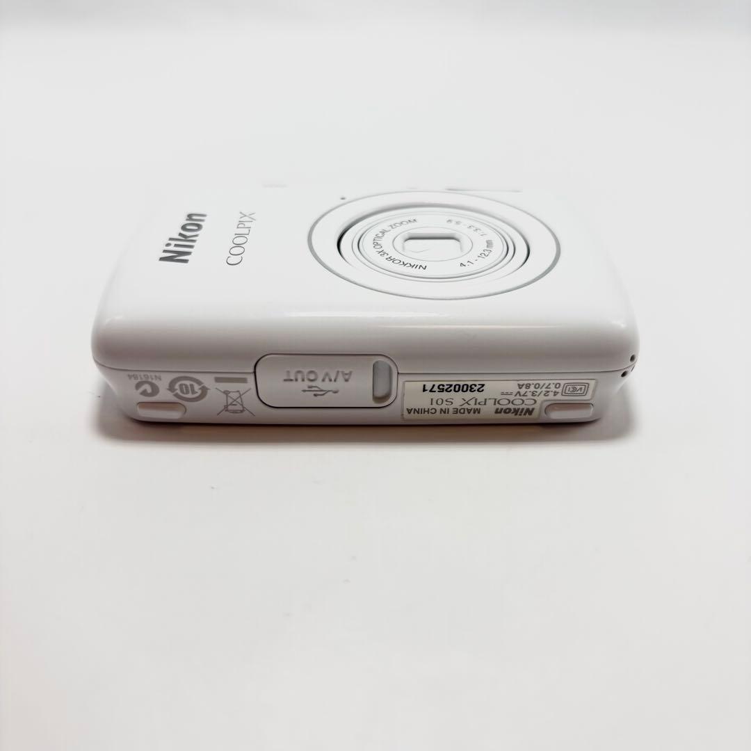 【週末限定値下げ】【極美品】Nikon COOLPIX S01 ホワイト