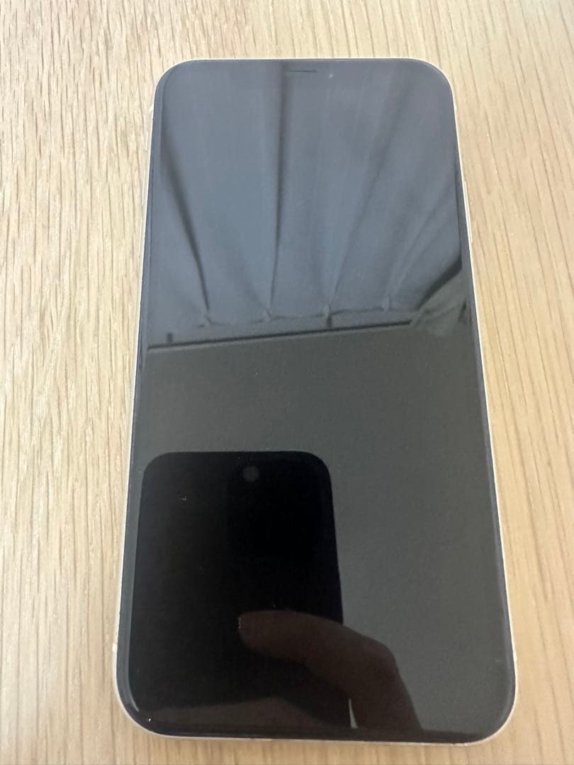 岡*様 美品 Apple iPhone 11 本体 128G ホワイト Sof