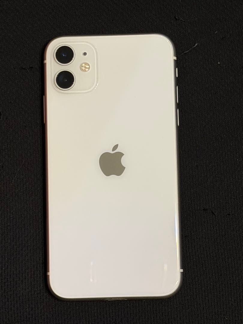 【ジャンク】 iPhone 11 ホワイト 本体　液晶に難あり