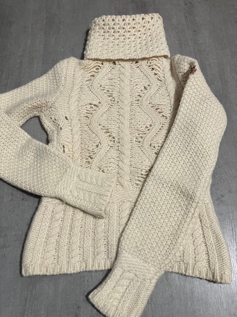 Moncler Grenobleモンクレール　タートルニット