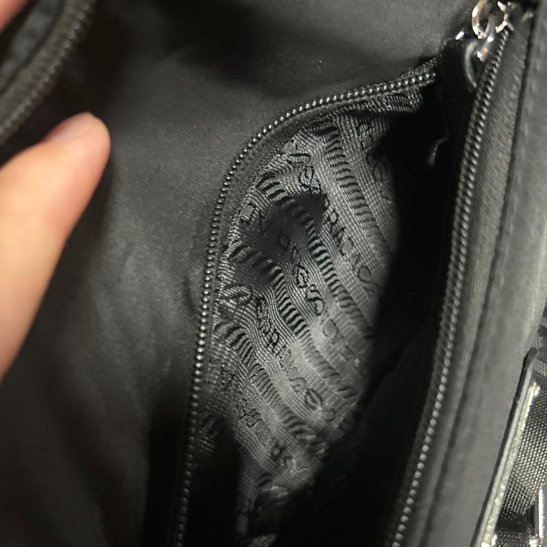 PRADAショルダーバッグ