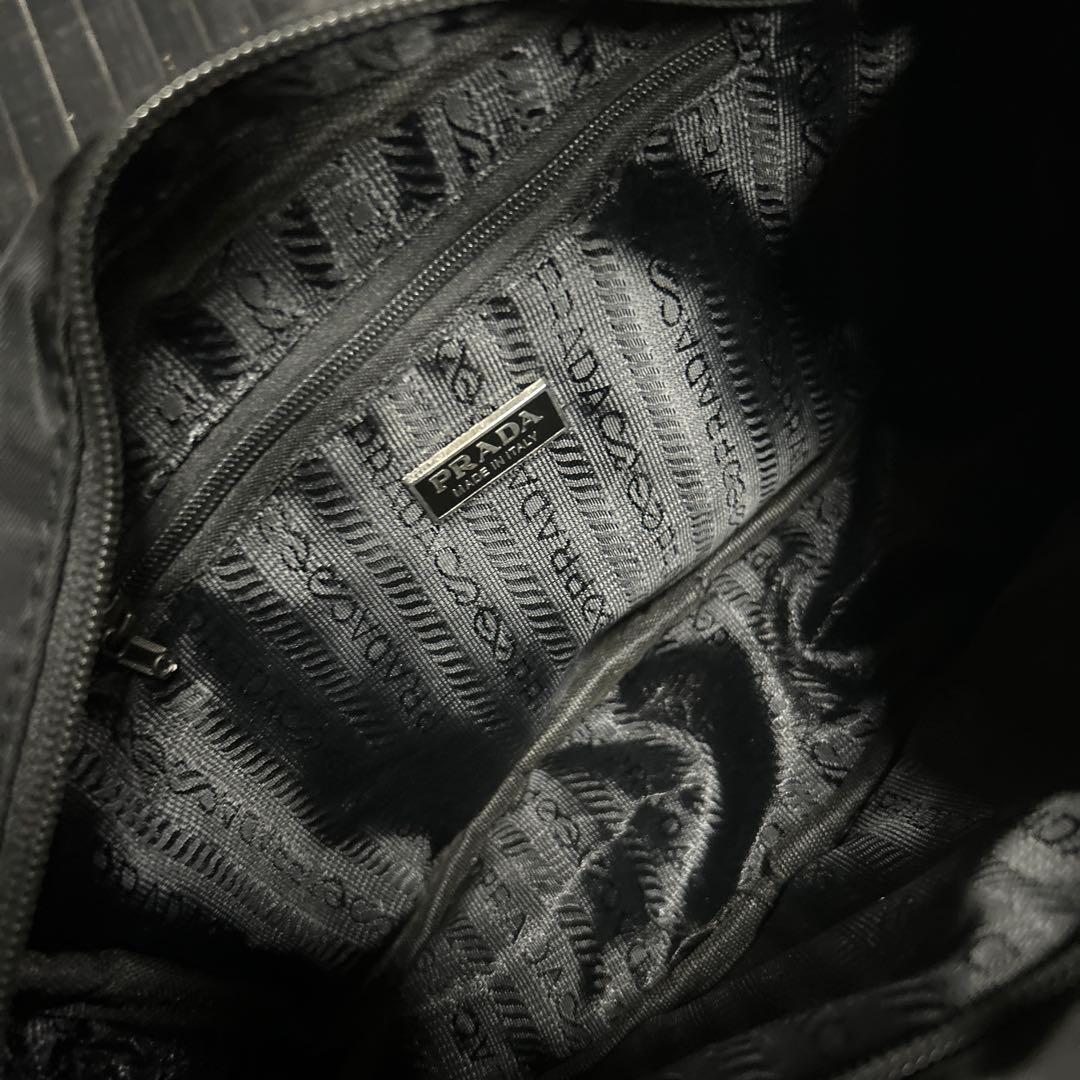 PRADAショルダーバッグ