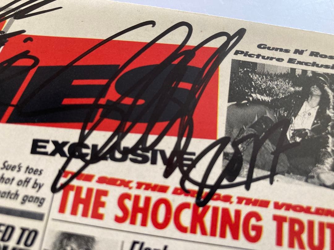 レアGuns N' Roses サインCD ガンズアンドローゼズ　アクセルローズ