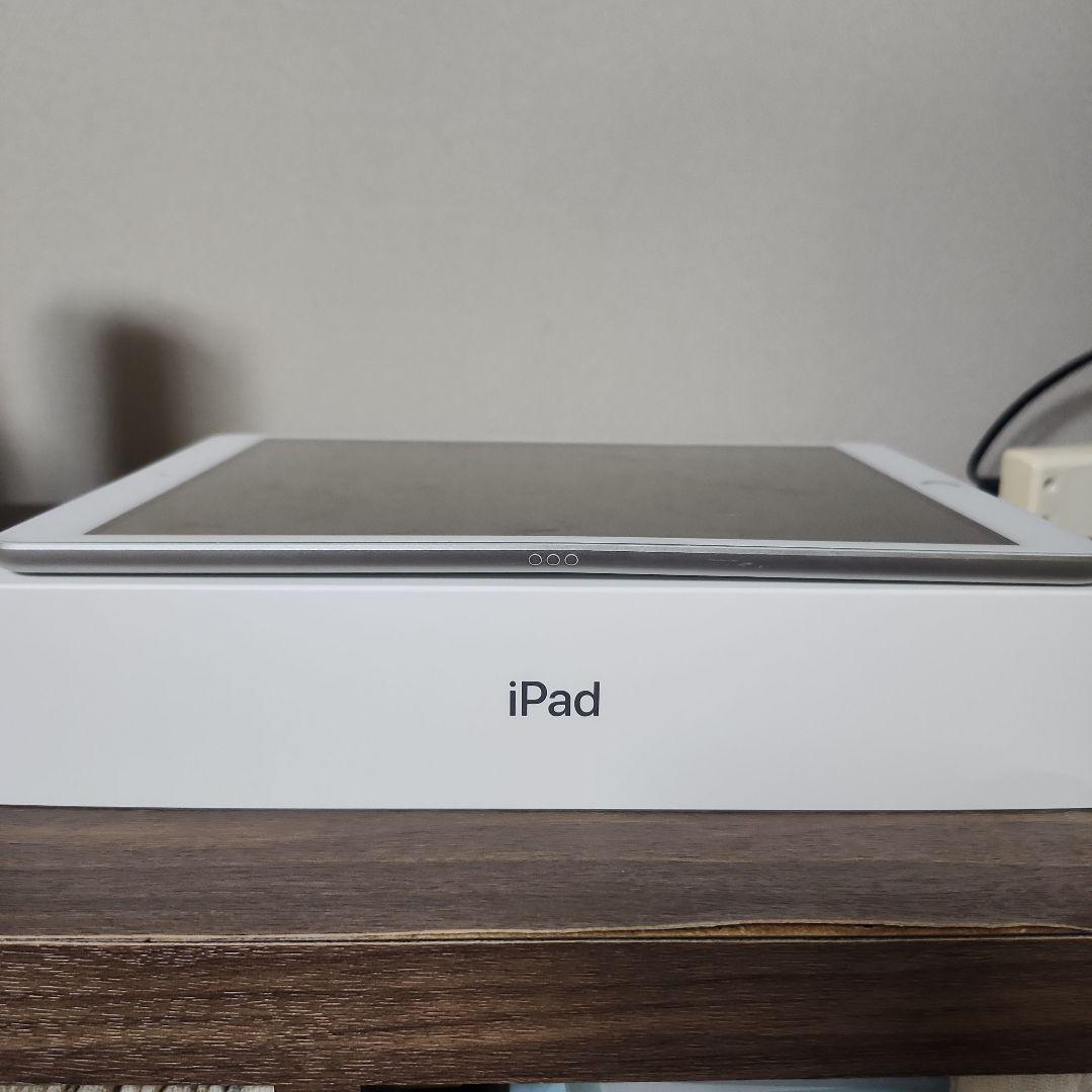 iPad 本体　第８世代