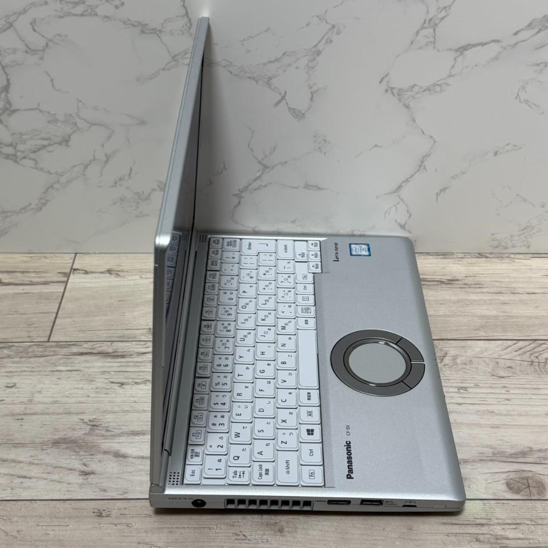 i5 第8世代 SSD 256GB バッテリー良好！